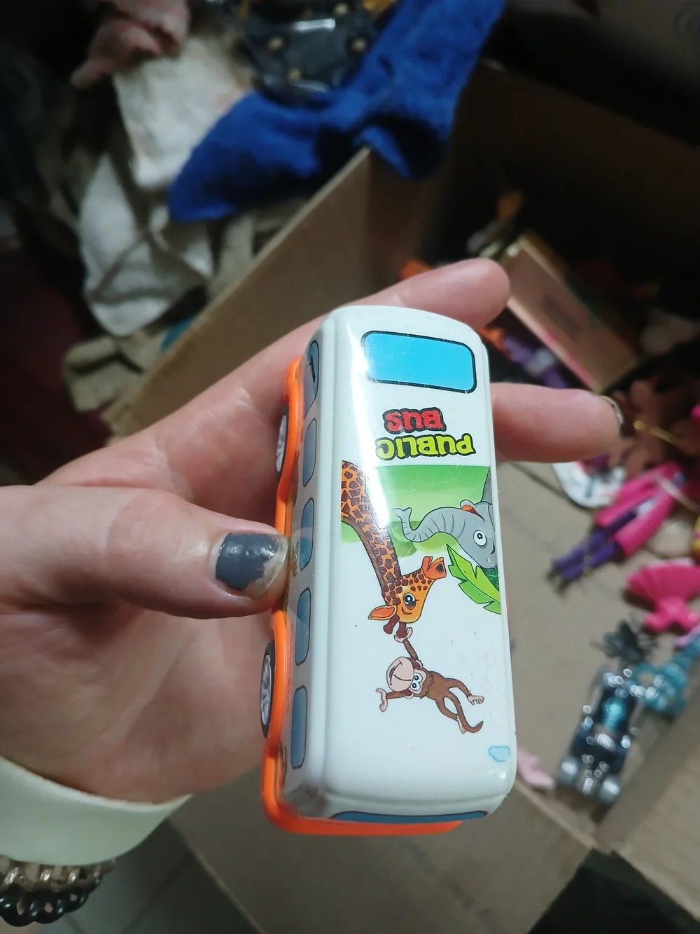 Mee Mee Intelligent School Bus, an educational and friction-powered toy